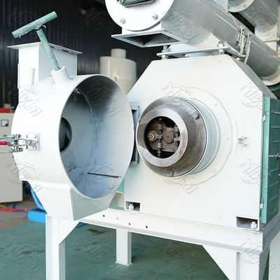 Небольшие автоматизированные гроши делая машину 350-450kg/H лепешки корма для животных машины