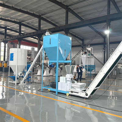 Голубой небольшой животный гранулятор 30kw 1200kg/h машины лепешки питания птицы