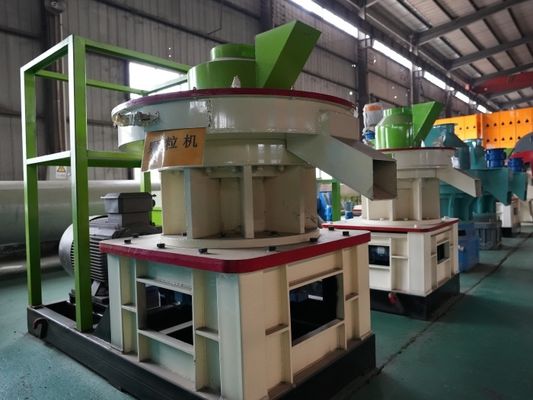 скотины Dia 12mm кормят деревянную машину 80C прессы мельницы машины лепешек к 100C