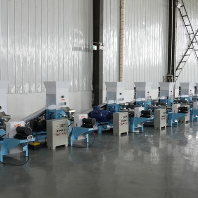 Скорость отрегулировала плавая большую емкость машины комбикормового завода рыб