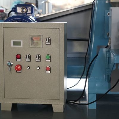 Машина 55kw 700kg/h лепешки питания рыб малого масштаба плавая с 2 рукавами