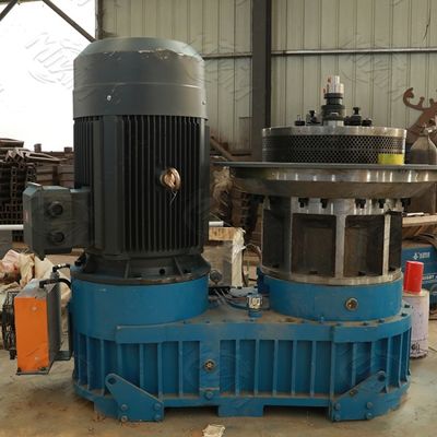 Создатель лепешки опилк питания коровы машины лепешек высокой эффективности 15kw деревянный