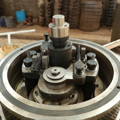 Мельниц лепешки питания дружелюбное пользы 600kg/H 400kg/h небольших деревянных домашнее экологическое