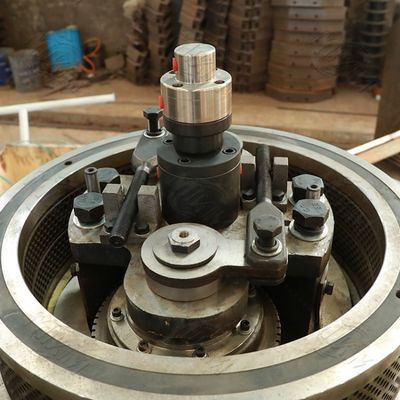 Лепешки эвкалипта топлива деревянные подвергают вертикальную плашку механической обработке 3t/h кольца